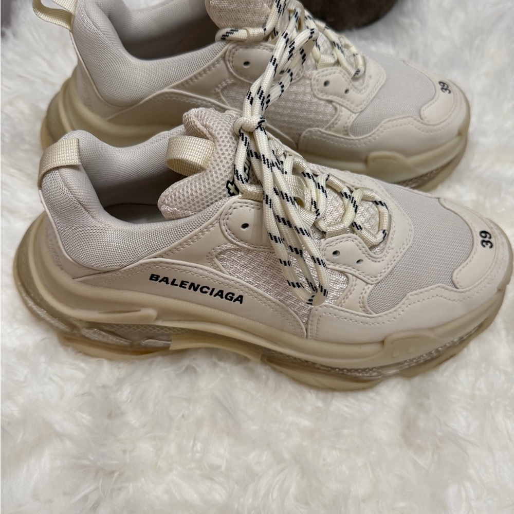 Balenciaga TRIPLE S SNEAKERS - Picture 3 of 7